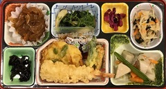 今日のお弁当は天ぷら盛り合わせです