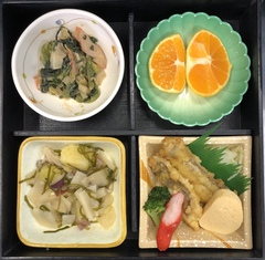 魚の天ぷら南蛮漬、さつまいもと切昆布の煮物