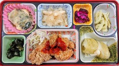 【人気メニュー】鶏の唐揚げ〜チリソース〜、ロールキャベツのコンソメ煮