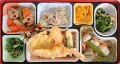 天ぷら盛り合わせ、秋野菜の煮物、菜の花のお浸し