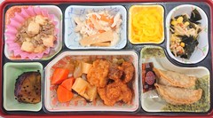 酢豚､餃子､中華サラダ､蒸し鶏メンマ