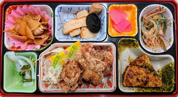 ☆人気メニュー☆鶏の唐揚げ、お好み焼きサムネイル