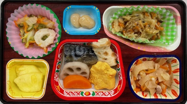 さば生姜煮、干瓢チャンプルー、シーフード入り野菜炒めサムネイル