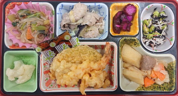 天ぷら盛り合わせ､肉じゃが､枝豆とひじきの白和えサムネイル