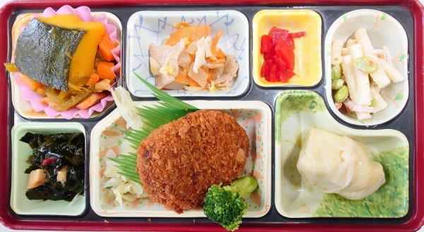 横須賀海軍カレーコロッケ·夏野菜のケチャップ煮サムネイル