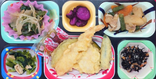 手作り天ぷら盛合せ☆肉じゃが☆豚ニラ炒めサムネイル