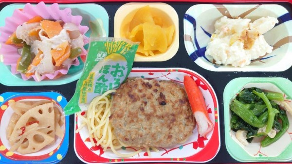 ハンバーグ〜おろしポン酢〜☆ポテトサラダ☆豚の塩だれ炒めサムネイル